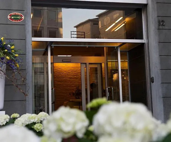 Готель Arli Business And Wellness Бергамо