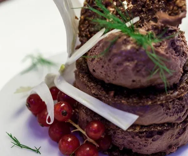 Готель Arli Business And Wellness