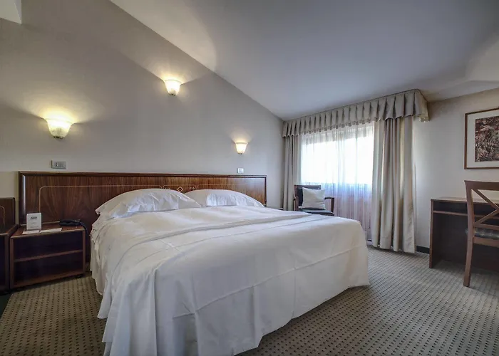 Готель Arli Business And Wellness 3*